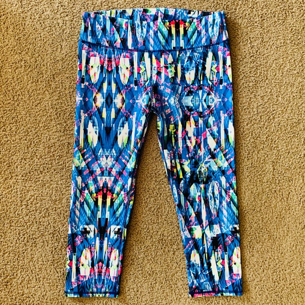 Fabletics Define Mid-Rise Capri Legging